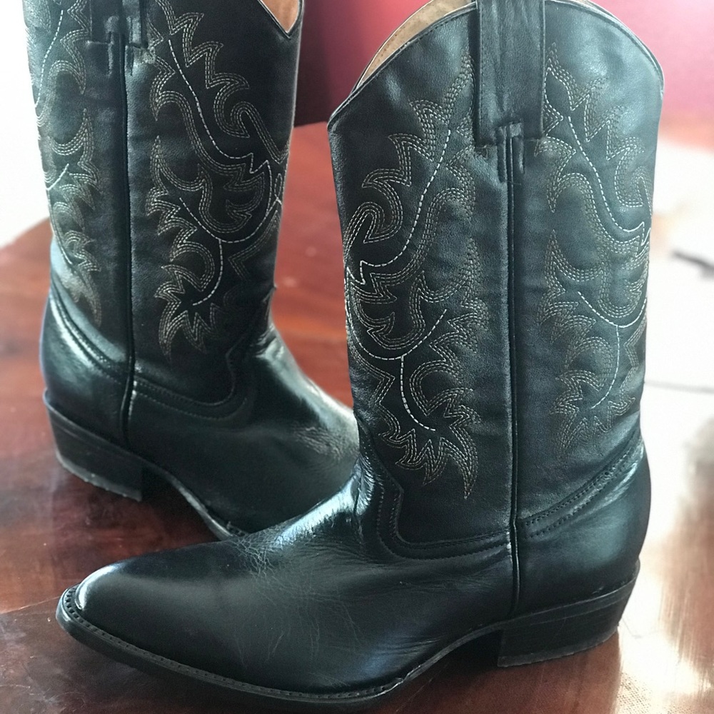 Black Cowboy Boots NEW Size 9